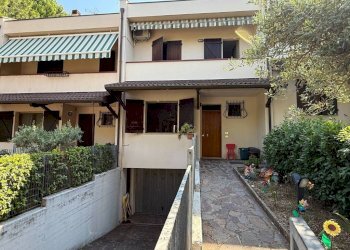 Facciata - Casa indipendente via dei Ciliegi, 3, Morciano di Romagna - foto 2