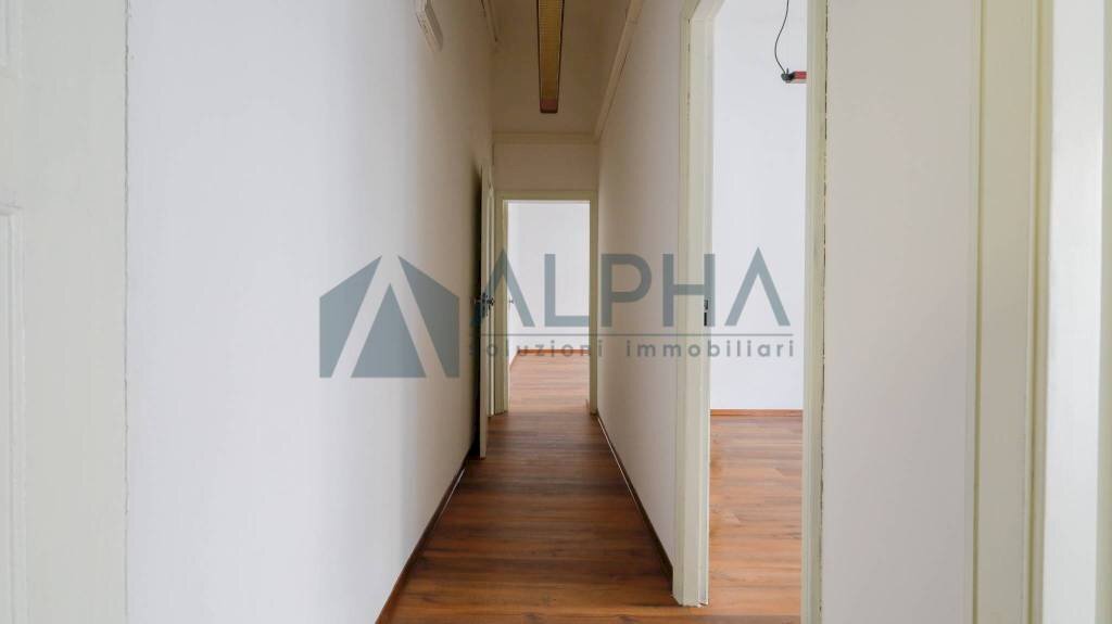 Corridoio - Negozio corso della Repubblica, Forlì - foto 1