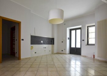 Bilocale Via Montebello  30, Pinerolo - foto 1