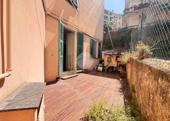 Quadrilocale Via Giulio Tanini, Genova (zona Borgoratti) - foto 1