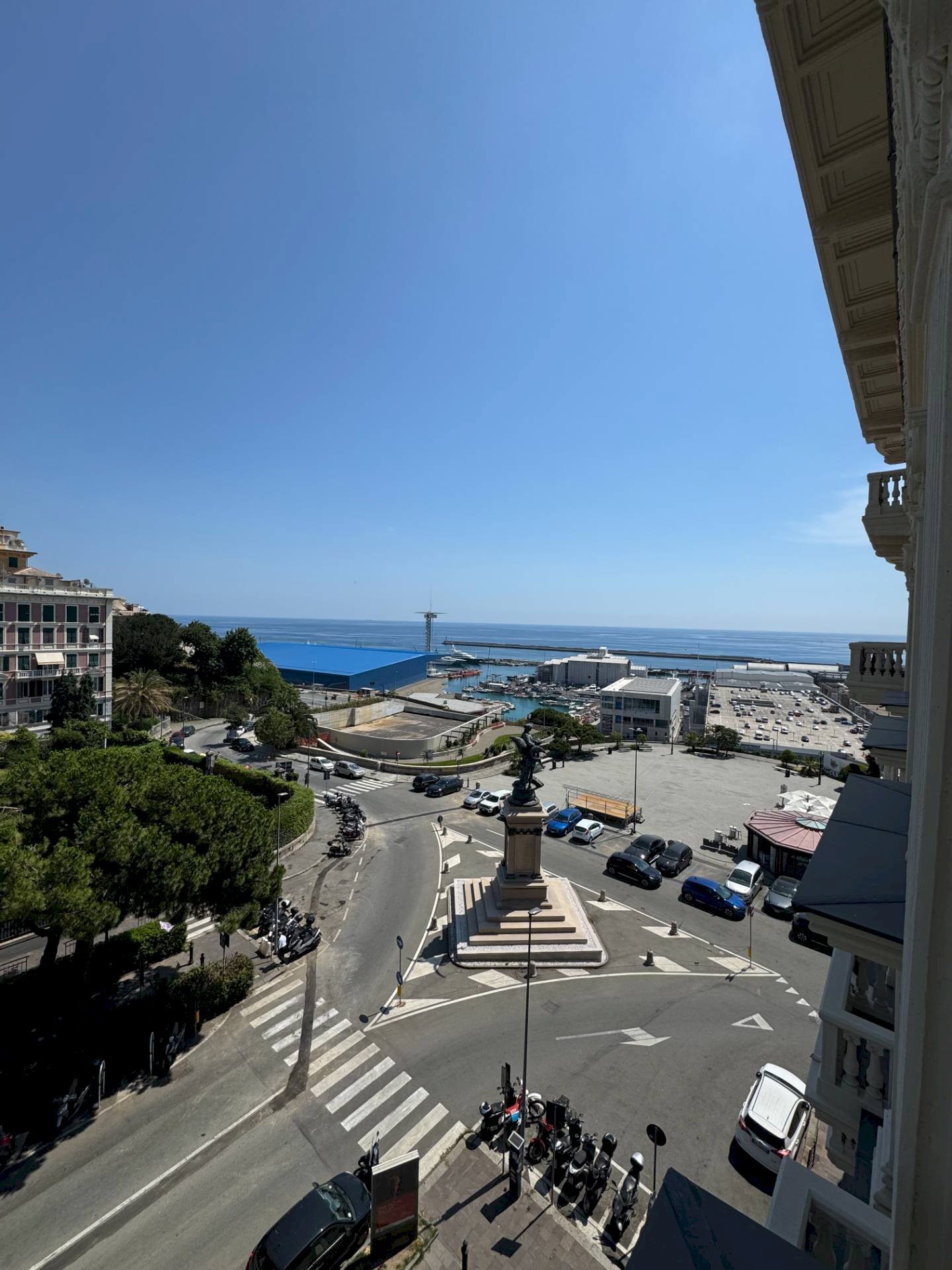 Foto 1 - Office Via Corsica
 
21, Genova - photo 1