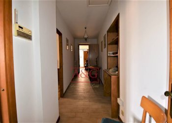 Foto 7 - Quadrilocale via Varano
 
1, Montefortino - foto 7