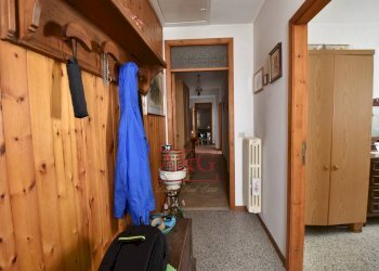 Foto 9 - Quadrilocale via Varano
 
1, Montefortino - foto 9