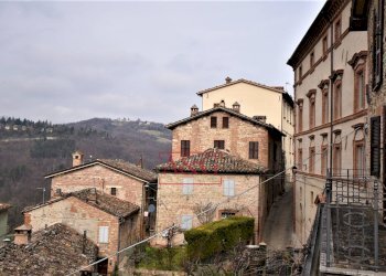 Foto 20 - Quadrilocale via Varano
 
1, Montefortino - foto 20