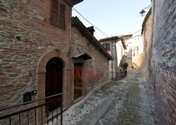 Foto 23 - Quadrilocale via Varano
 
1, Montefortino - foto 23