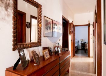 Hall / corridoio - Villa Via Dell'Orsa Maggiore
 
12, Mola di Bari - foto 8