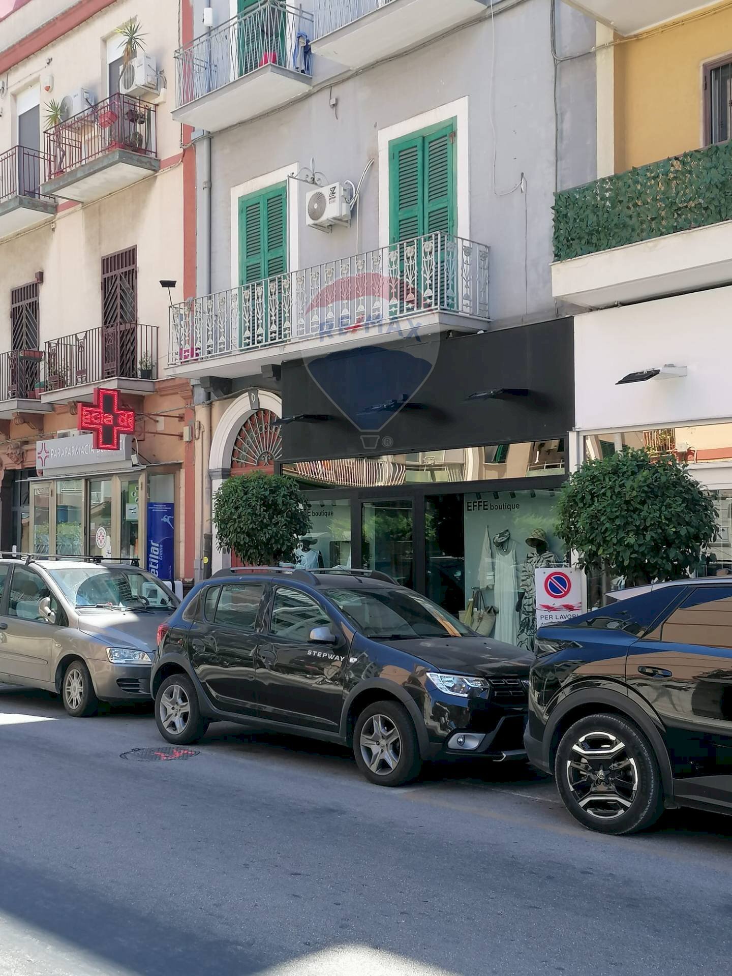 Edificio all\'aperto - Commercial Premises Via Pasubio
 
216, Bari - photo 1