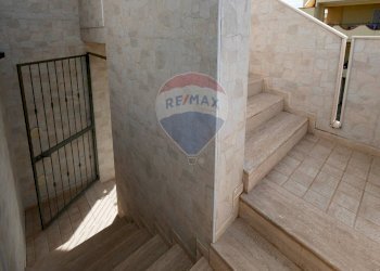 Scale - Bilocale Via Pola
 
98, Ginosa - foto 16