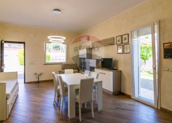 Sala da pranzo - Villa via monte minardo
 
9, Mascalucia - foto 27