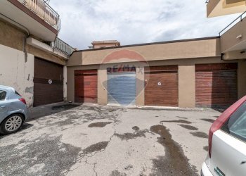 Edificio all\'aperto - Monolocale provinciale per S. M. Ammalati
 
144, Acireale - foto 4