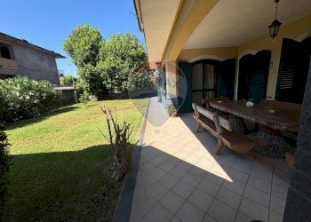 Terrazza - Casa semi indipendente VIA ALDO MORO
 
10, Aci Sant'Antonio - foto 3