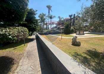 Giardino - Casa semi indipendente VIA ALDO MORO
 
10, Aci Sant'Antonio - foto 8