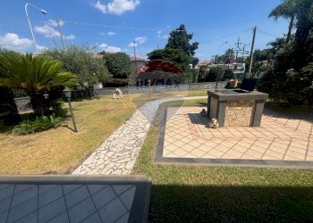 Giardino - Casa semi indipendente VIA ALDO MORO
 
10, Aci Sant'Antonio - foto 9