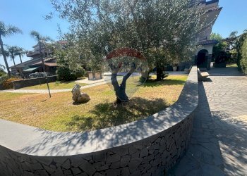 Giardino - Casa semi indipendente VIA ALDO MORO
 
10, Aci Sant'Antonio - foto 10