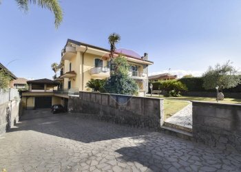 Casa all\'aperto - Casa semi indipendente VIA ALDO MORO
 
10, Aci Sant'Antonio - foto 1