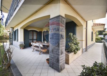 Terrazza - Casa semi indipendente VIA ALDO MORO
 
10, Aci Sant'Antonio - foto 18