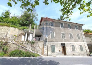 Casa all\'aperto - Casa semi indipendente roma
 
108, Pornassio - foto 7