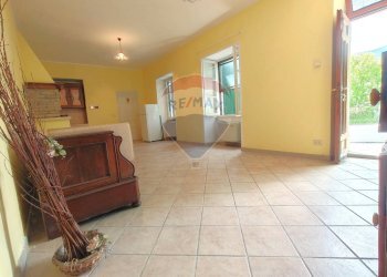 Soggiorno - Casa semi indipendente roma
 
108, Pornassio - foto 23