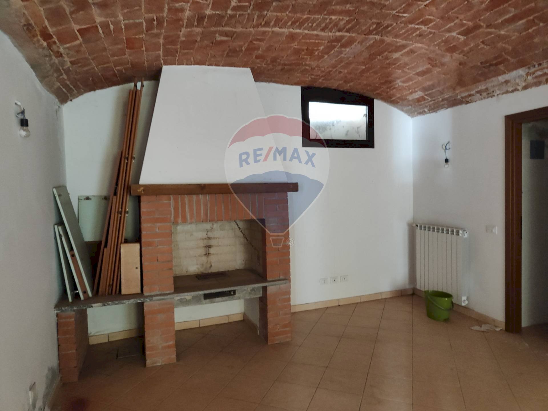 Camino nel salone - Casa indipendente Via Umberto I
 
9, Frassinello Monferrato - foto 1