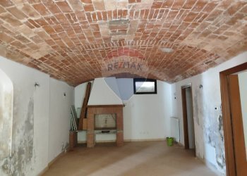 Salone con camino - Casa indipendente Via Umberto I
 
9, Frassinello Monferrato - foto 1