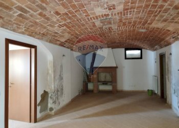 Salone con camino - Casa indipendente Via Umberto I
 
9, Frassinello Monferrato - foto 5