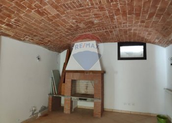 Salone con camino - Casa indipendente Via Umberto I
 
9, Frassinello Monferrato - foto 3