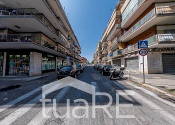 Foto 12 - Negozio Via Carlo Francesco Bellingeri, Roma - foto 12