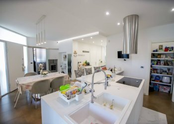 Foto 12 - Villa Via Paolo Borsellino
 
39, Rivarossa - photo 12