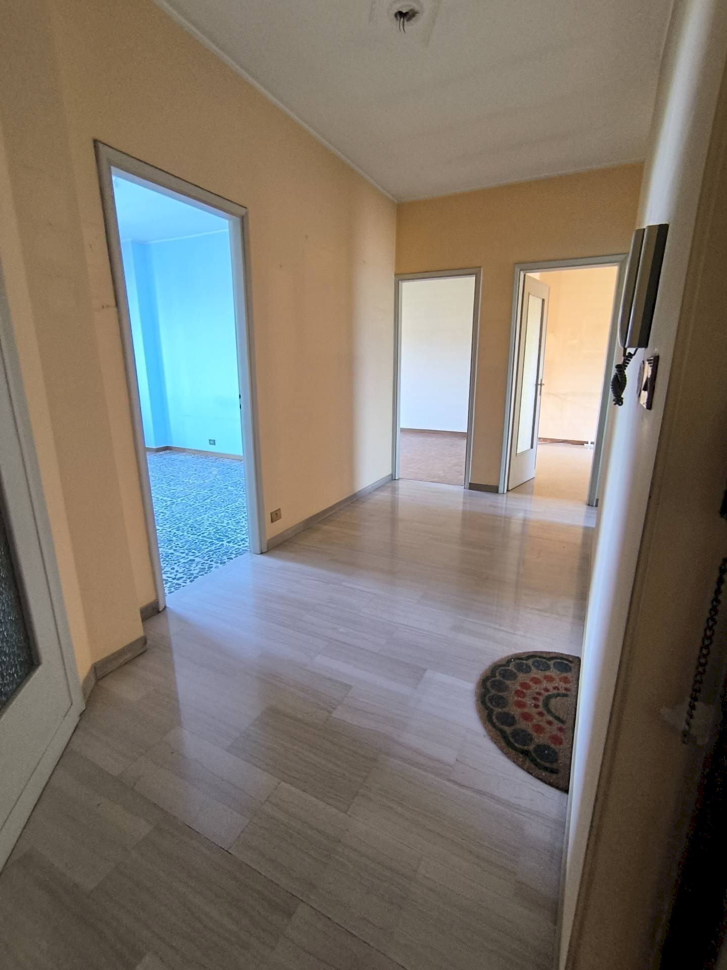 Three-room apartment Torino (neighborhood Mirafiori Sud) - photo 2