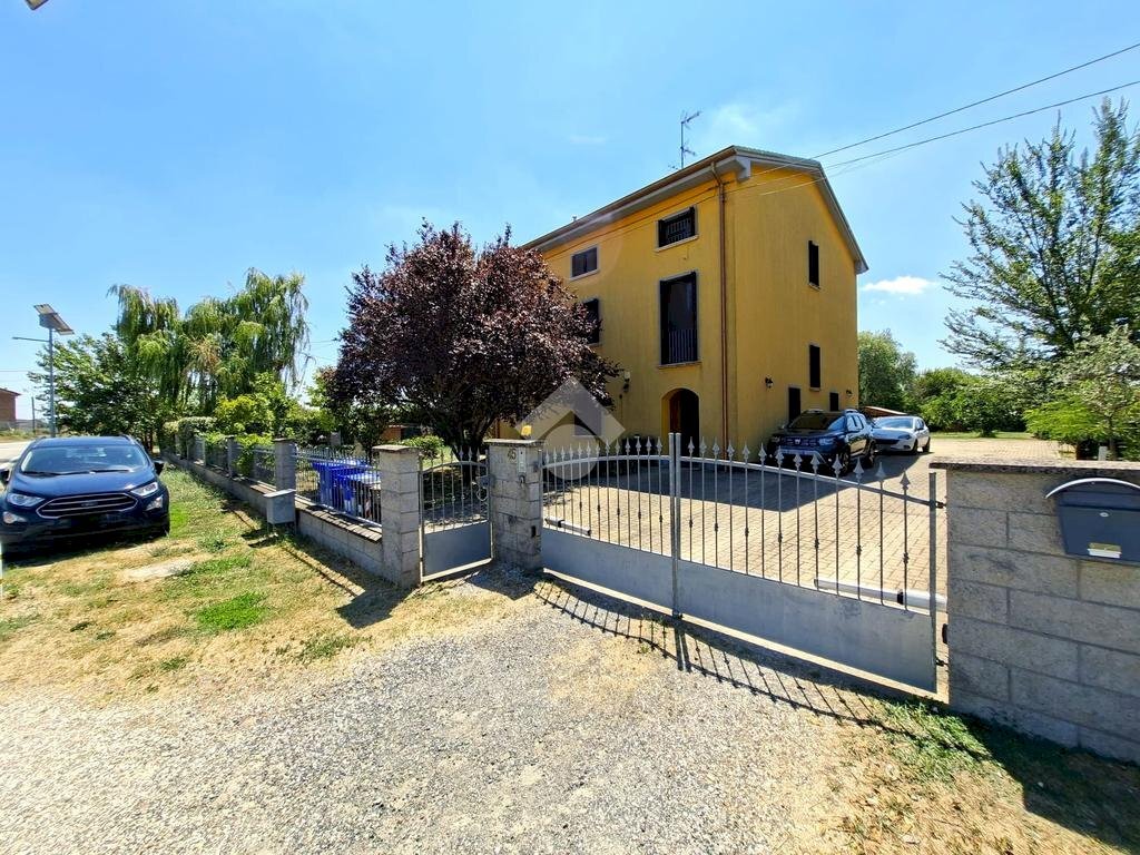 Portion of a house Strada Sanguigna, Colorno - photo 1