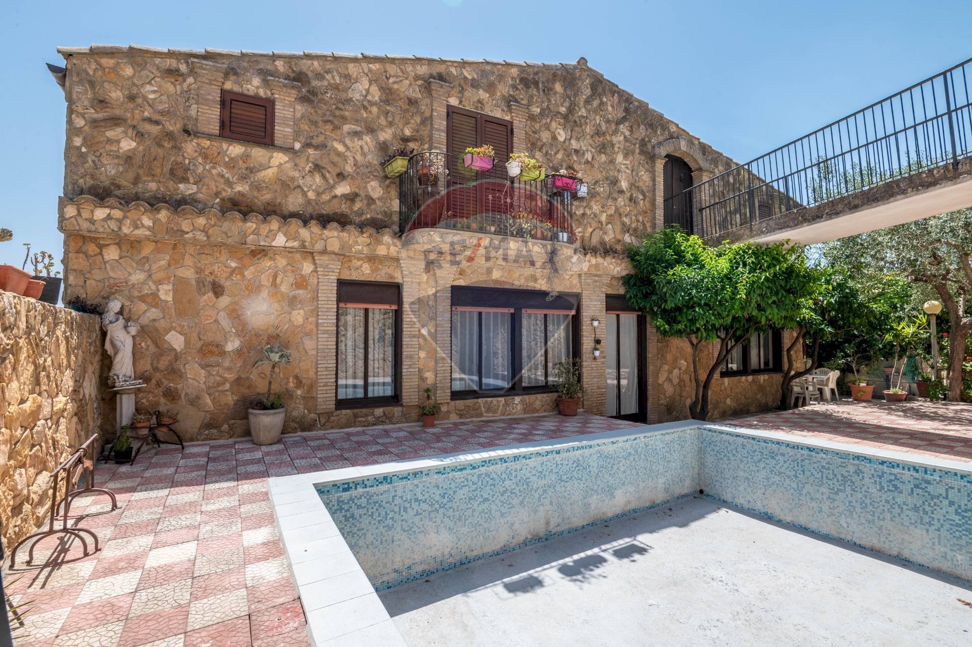 Piscina - Villa Via del Castello
 
snc, Mirabella Imbaccari - foto 1