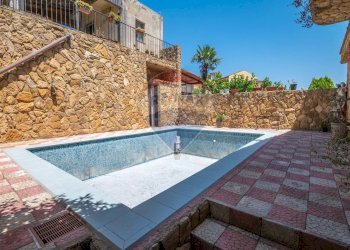 Piscina - Villa Via del Castello
 
snc, Mirabella Imbaccari - foto 6