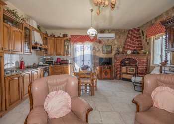 Sala da pranzo - Villa Via del Castello
 
snc, Mirabella Imbaccari - foto 9