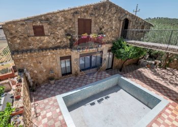 Casa all\'aperto - Villa Via del Castello
 
snc, Mirabella Imbaccari - foto 16