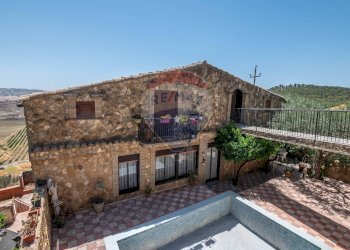 Casa all\'aperto - Villa Via del Castello
 
snc, Mirabella Imbaccari - foto 27