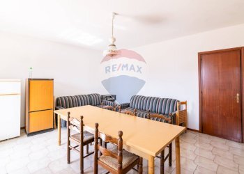 Sala da pranzo - Quadrilocale Via Spiaggia
 
285, Mascali - foto 5