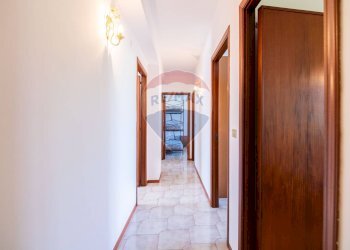 Hall / corridoio - Quadrilocale Via Spiaggia
 
285, Mascali - foto 18