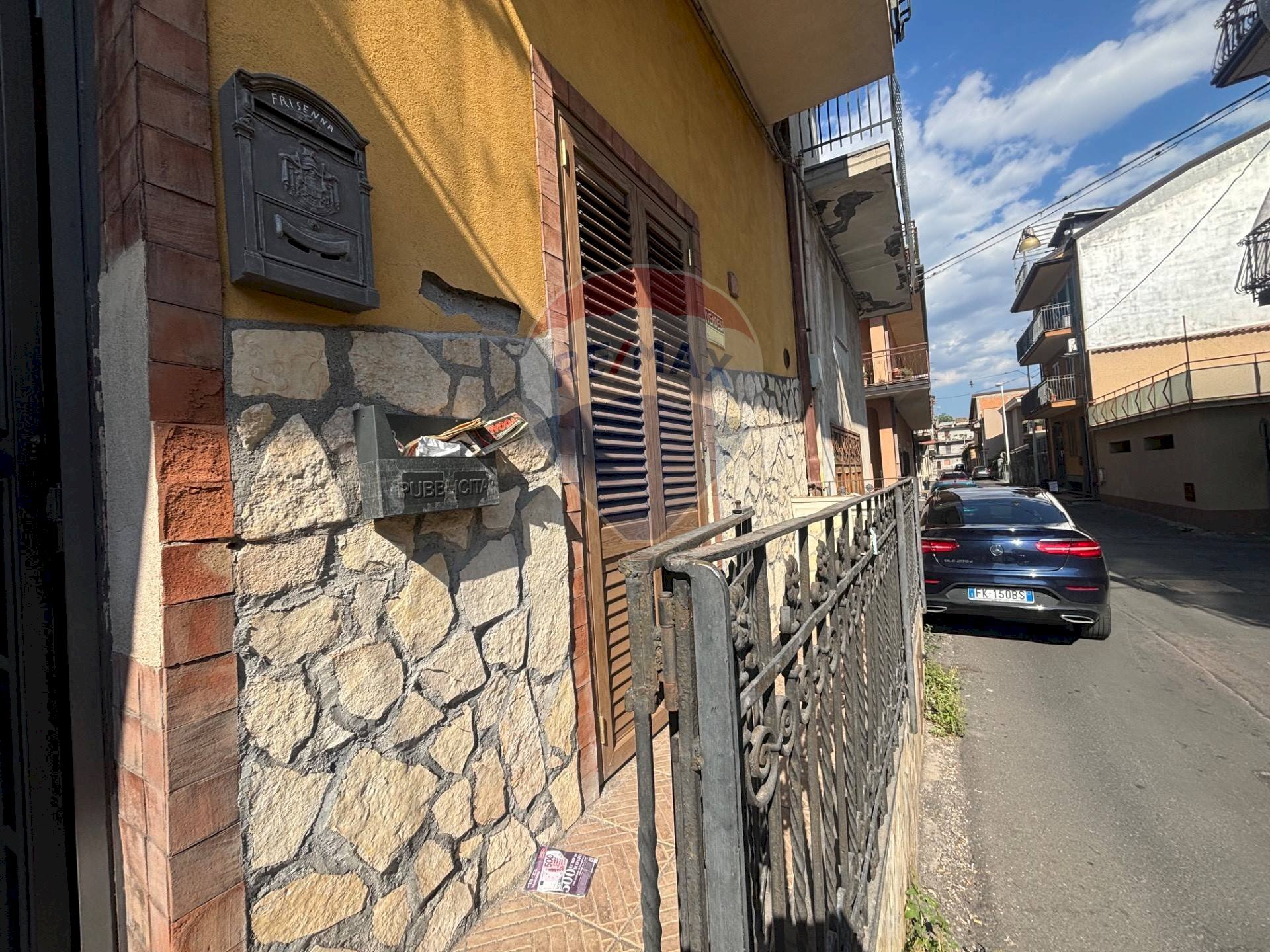 Balcone - Bilocale VIA MAZZINI
 
90, Santa Maria di Licodia - foto 2