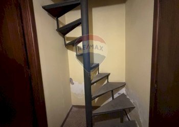 Scale - Bilocale VIA MAZZINI
 
90, Santa Maria di Licodia - foto 8