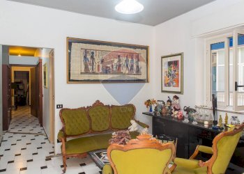 Soggiorno - Quadrilocale Via Medina
 
4, Catania - foto 2