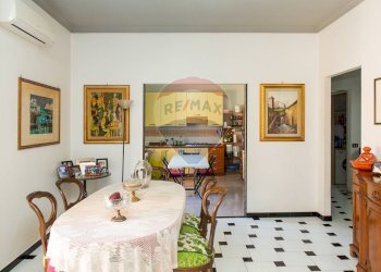 Sala da pranzo - Quadrilocale Via Medina
 
4, Catania - foto 4