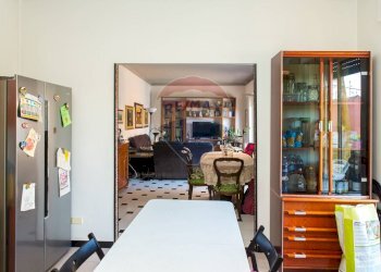 Sala da pranzo - Quadrilocale Via Medina
 
4, Catania - foto 8