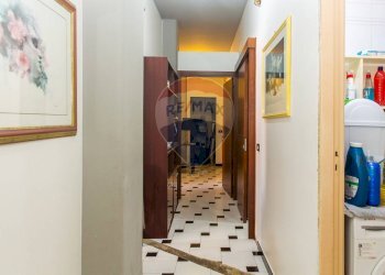 Hall / corridoio - Quadrilocale Via Medina
 
4, Catania - foto 13