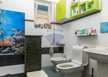 Bagno - Quadrilocale Via Medina
 
4, Catania - foto 15