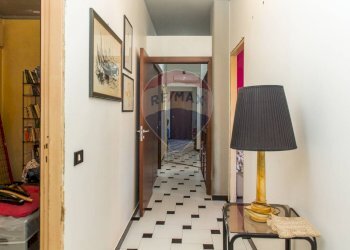 Hall / corridoio - Quadrilocale Via Medina
 
4, Catania - foto 16