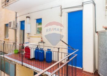 Balcone - Quadrilocale Via Medina
 
4, Catania - foto 21