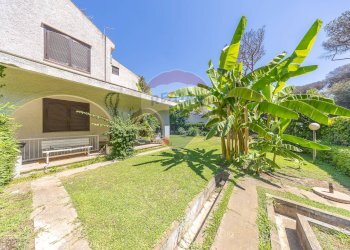 Giardino - Casa semi indipendente Via Maiori
 
58, Fiumicino - foto 97