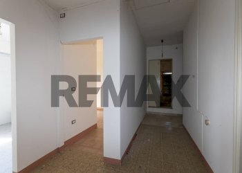 Hall / corridoio - Casa indipendente Via Mazzangrugno
 
12, Jesi - foto 49