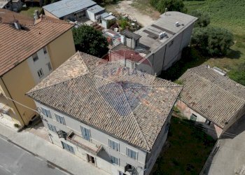 Edificio all\'aperto - Casa indipendente Via Risorgimento
 
52, Santa Maria Nuova - foto 24