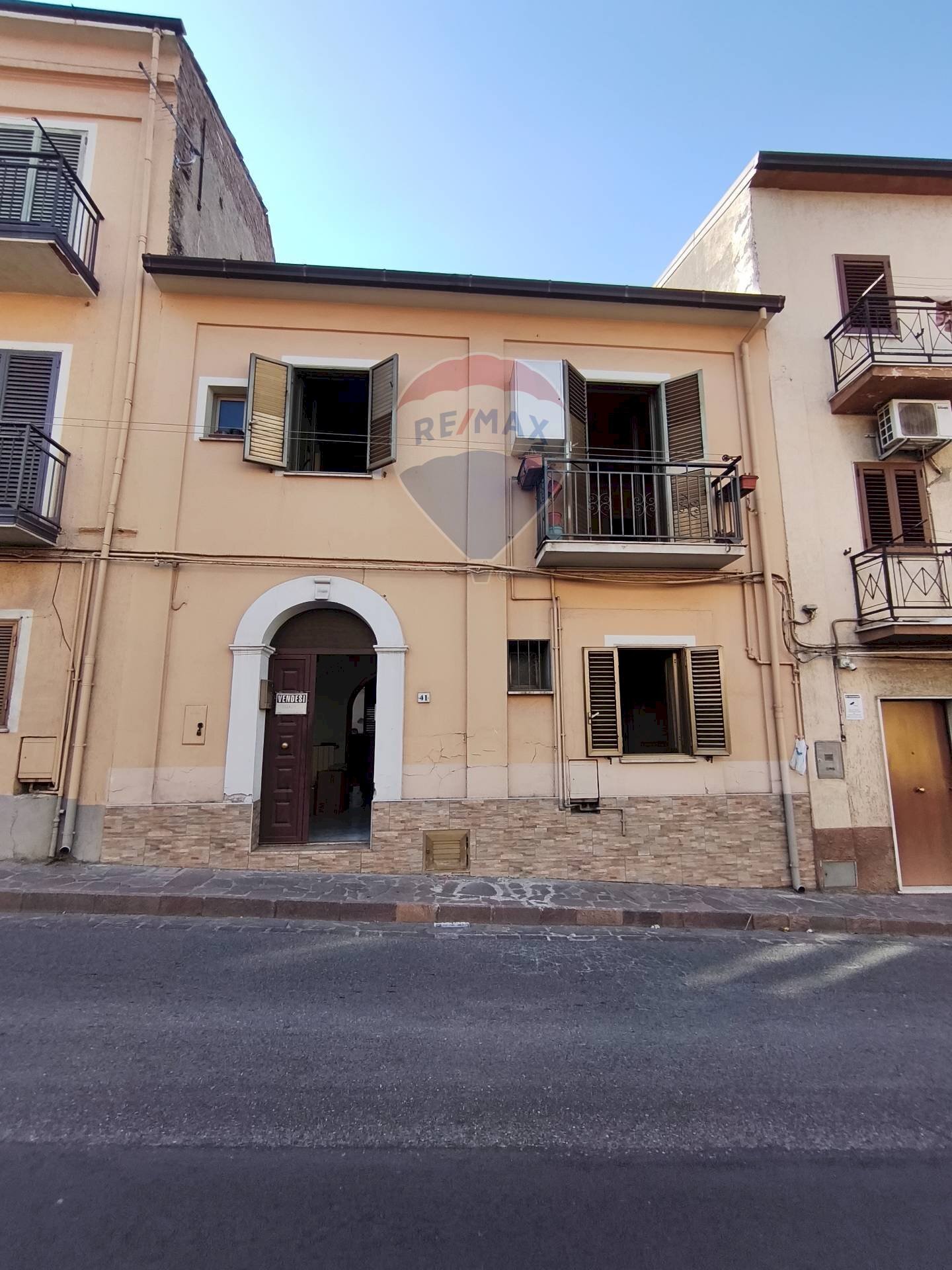 Edificio all\'aperto - Casa semi indipendente via vittorio emanuele
 
41, Roggiano Gravina - foto 1